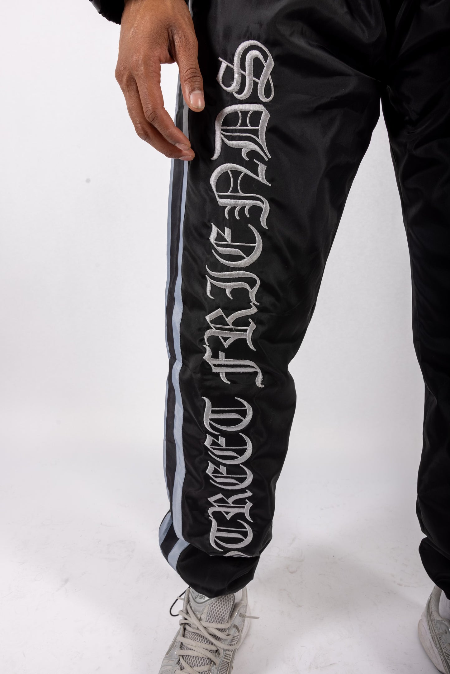 Vail Stones X Street Friends Windbreaker Set
